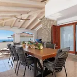 Villa The Nest *